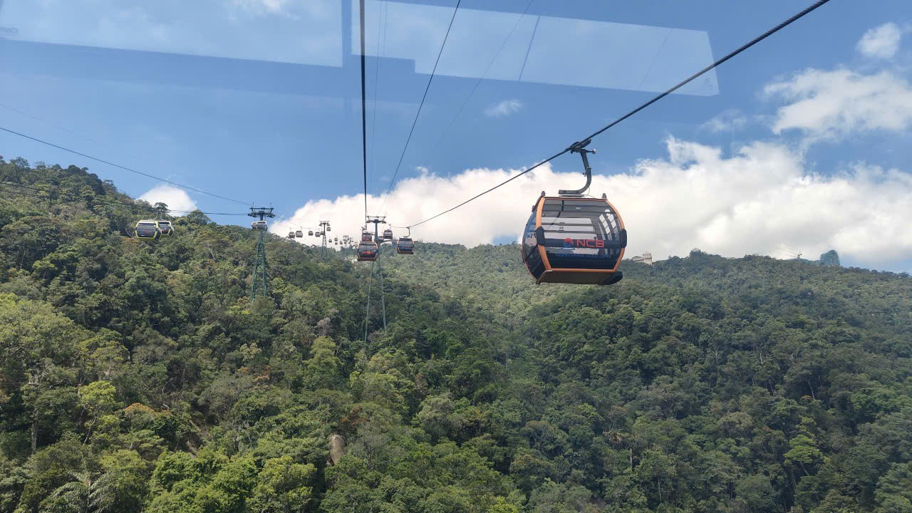 Ba Na Hills mountain view from the cable car