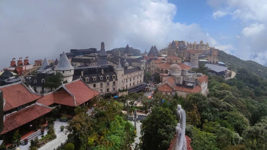 Golden Bridge Ba Na Hills Private Tour