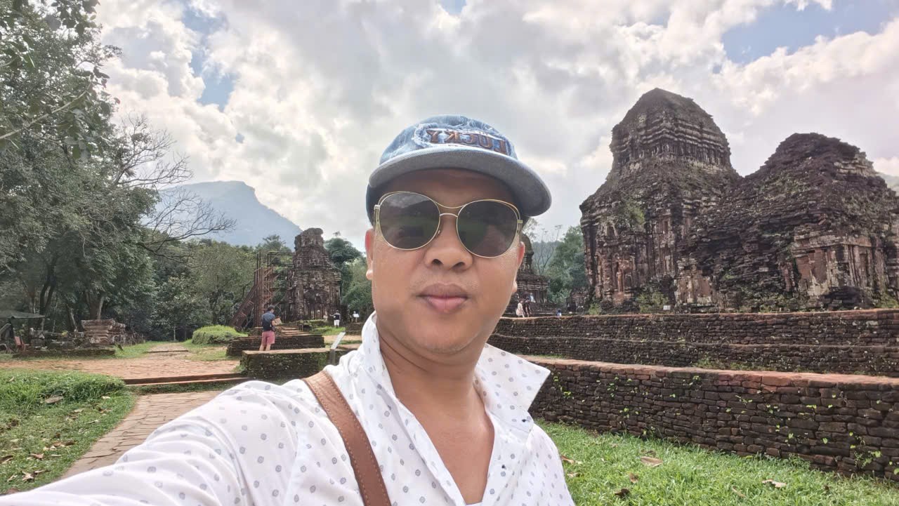 Viet Nguyen with guests at My Son Sanctuary